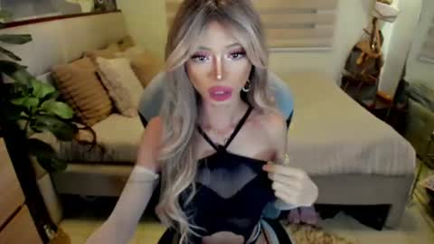 Snapshot of euphoric_goddess chatting on 07/25/26, 07:00 euphoric_goddess online show from 07/25/26, 07:00