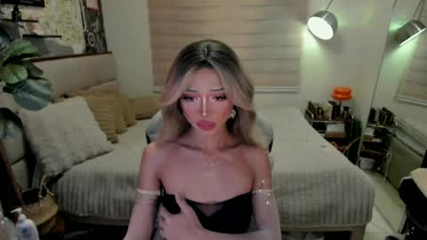 Snapshot of euphoric_goddess chatting on 08/06/26, 02:41 euphoric_goddess online show from 08/06/26, 02:41