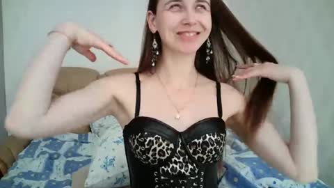 eva00186 online show from 03/12/25, 10:48