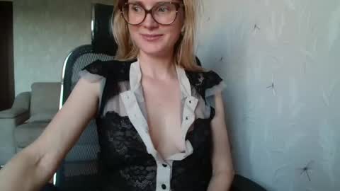 eva2323 online show from 10/08/25, 02:25