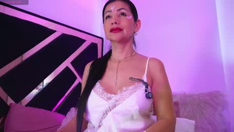 Eva online show from 04/24/26, 11:34