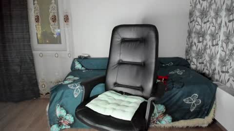 Snapshot of eva_7777 chatting on 12/29/24, 10:25 Eva online show from 12/29/24, 10:25