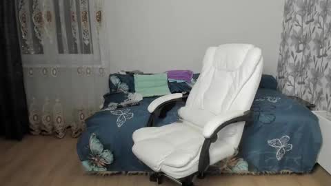 Eva online show from 11/08/25, 12:27