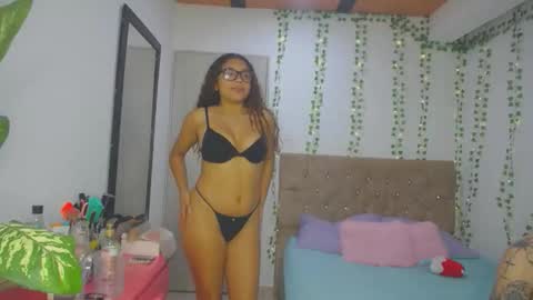 eva_adan19 online show from 03/18/26, 02:47