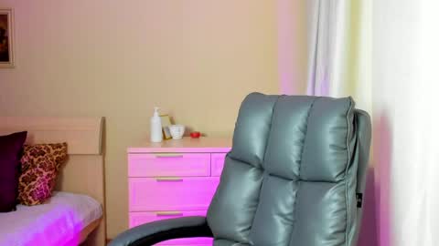 Snapshot of eva_conors_ chatting on 05/14/26, 01:56 Eva online show from 05/14/26, 01:56