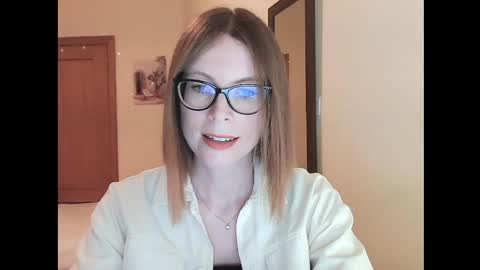 Snapshot of eva_cutesmile chatting on 04/24/26, 06:54 Eva online show from 04/24/26, 06:54