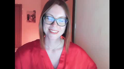 Snapshot of eva_cutesmile chatting on 05/27/26, 07:33 Eva online show from 05/27/26, 07:33