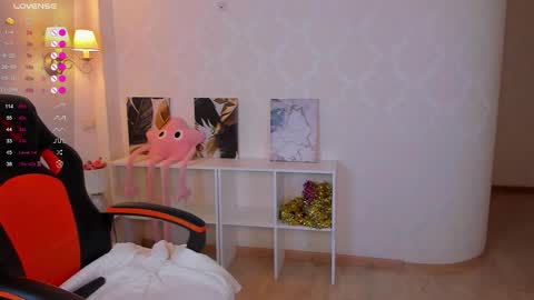 Im Eva online show from 02/12/26, 04:40