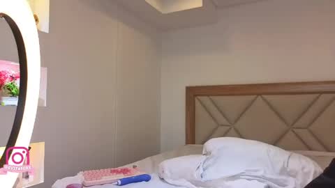 Eva online show from 04/25/26, 01:52