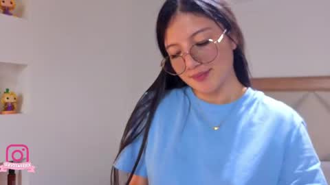 Snapshot of eva_depp_ chatting on 05/11/26, 04:04 Eva online show from 05/11/26, 04:04
