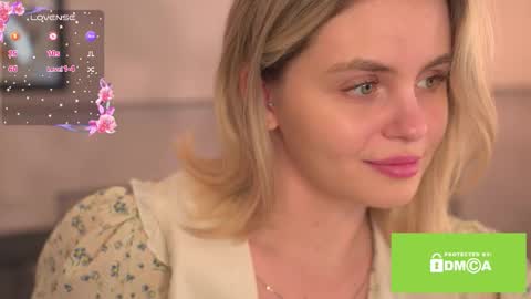 Evienne online show from 12/03/25, 03:32