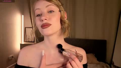 eva hamilton online show from 05/09/26, 01:00