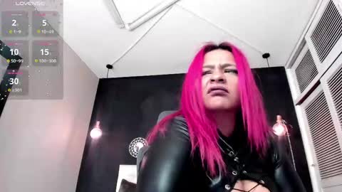 eva_hot_1 online show from 05/05/26, 01:08