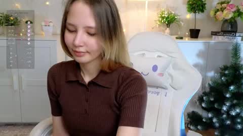 Snapshot of eva_lanis chatting on 12/17/25, 12:11 Eva online show from 12/17/25, 12:11