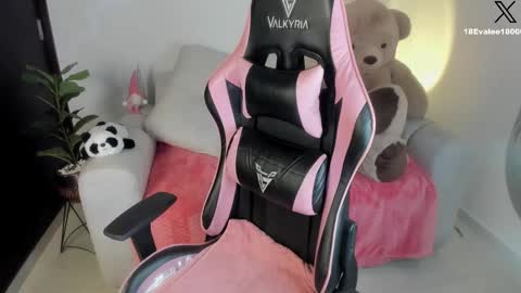 Eva   online show from 01/21/25, 05:27