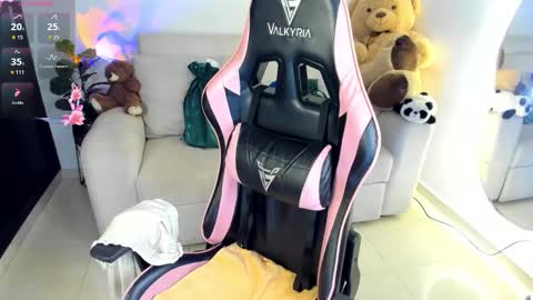 Eva   online show from 10/17/25, 01:31