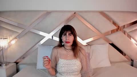 Snapshot of eva_loretti chatting on 02/12/25, 03:07 online show from 02/12/25, 03:07