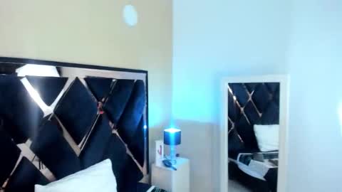 Snapshot of eva_loretti chatting on 11/15/25, 10:59 online show from 11/15/25, 10:59