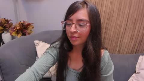 Snapshot of eva_macalliter chatting on 12/20/24, 06:29 Angelinne online show from 12/20/24, 06:29