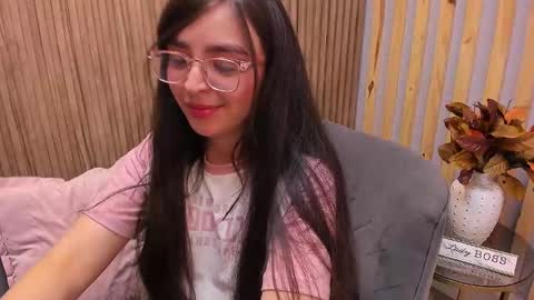 Snapshot of eva_macalliter chatting on 02/02/25, 09:51 Angelinne online show from 02/02/25, 09:51