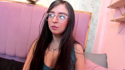 Snapshot of eva_macalliter chatting on 09/15/25, 02:17 Angelinne online show from 09/15/25, 02:17