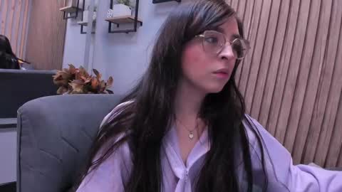 Snapshot of eva_macalliter chatting on 09/17/25, 02:08 Angelinne online show from 09/17/25, 02:08