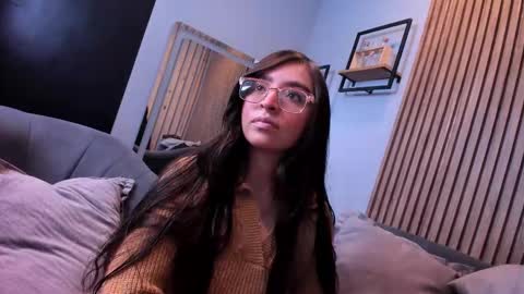 Snapshot of eva_macalliter chatting on 09/19/25, 10:16 Angelinne online show from 09/19/25, 10:16