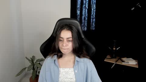 eva_monn online show from 12/28/24, 09:40