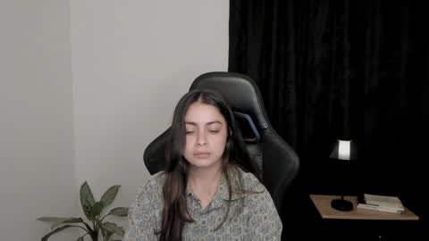 eva_monn online show from 01/10/25, 01:32