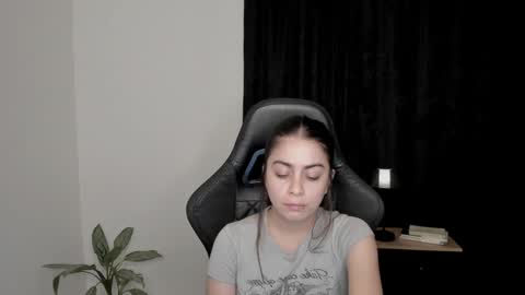 eva_monn online show from 01/13/25, 11:38