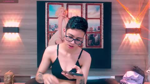 Snapshot of eva_monwalker chatting on 10/18/25, 12:06 Eva cute online show from 10/18/25, 12:06