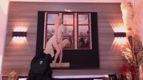 Snapshot of eva_monwalker chatting on 11/15/25, 06:37 Eva cute online show from 11/15/25, 06:37