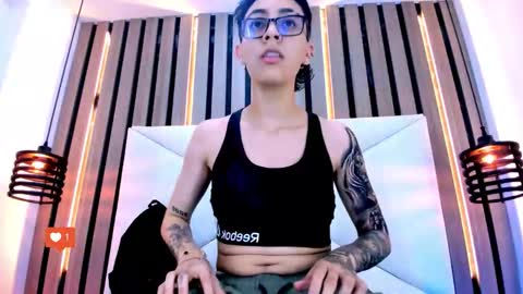 Snapshot of eva_monwalker chatting on 11/24/25, 07:35 Eva cute online show from 11/24/25, 07:35