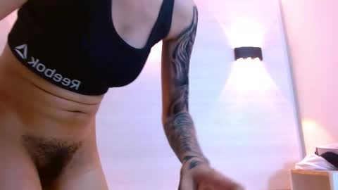 Snapshot of eva_monwalker chatting on 11/25/25, 06:08 Eva cute online show from 11/25/25, 06:08