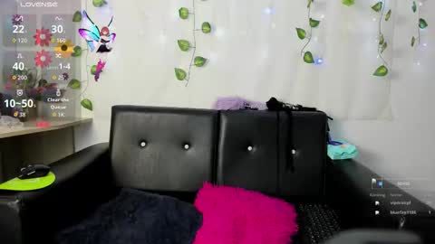 Snapshot of eva_moon5 chatting on 11/26/25, 09:05 Eva online show from 11/26/25, 09:05