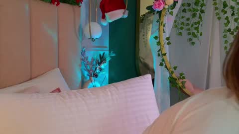 Eva online show from 12/17/24, 11:17