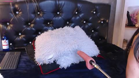 Eva Notty  online show from 12/29/24, 03:46