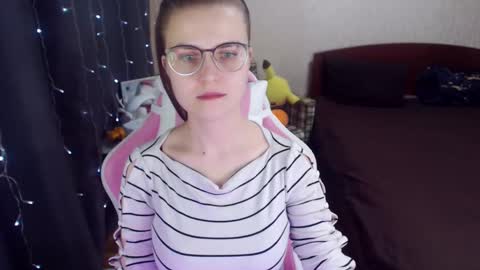 Eva online show from 02/11/25, 04:13