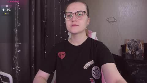 Snapshot of eva_orchid chatting on 12/20/25, 11:06 Eva online show from 12/20/25, 11:06