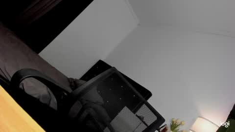 Snapshot of eva_penelope chatting on 04/30/26, 03:35 EVA online show from 04/30/26, 03:35