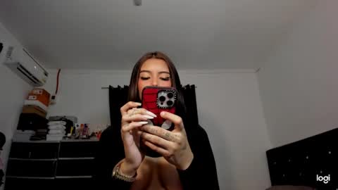 Snapshot of eva_penelope chatting on 06/03/26, 01:52 EVA online show from 06/03/26, 01:52
