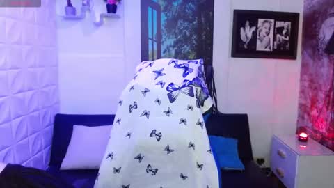 Eva online show from 10/31/25, 02:29