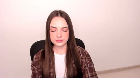 Eva online show from 03/12/25, 04:56