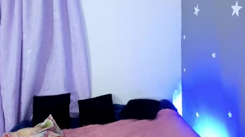 Snapshot of eva_sanderslee chatting on 12/19/24, 06:01 Eva  online show from 12/19/24, 06:01