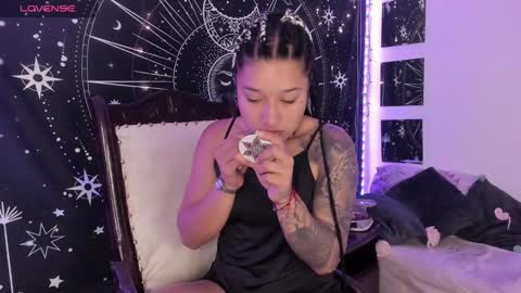 Snapshot of eva_sanderslee chatting on 09/25/25, 06:17 Eva  online show from 09/25/25, 06:17