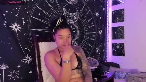 Snapshot of eva_sanderslee chatting on 10/05/25, 08:45 Eva  online show from 10/05/25, 08:45