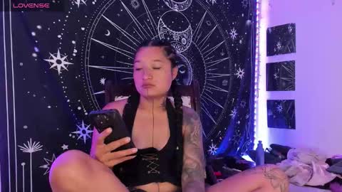 Snapshot of eva_sanderslee chatting on 10/10/25, 07:29 Eva  online show from 10/10/25, 07:29