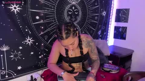 Snapshot of eva_sanderslee chatting on 10/15/25, 08:03 Eva  online show from 10/15/25, 08:03