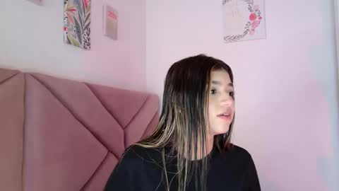 Eva Sin online show from 10/12/25, 11:04