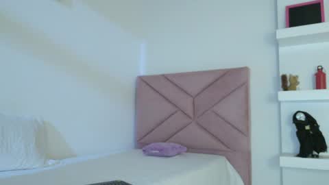 Eva Sin online show from 05/18/26, 12:18